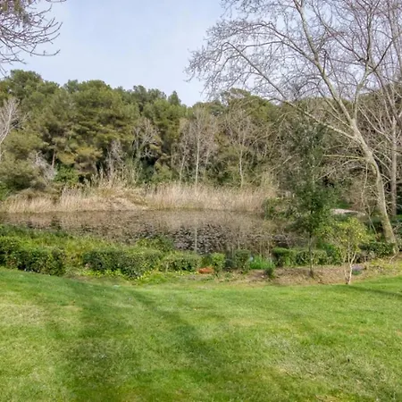 Studio In Garden Level At 5 Min From The Beach