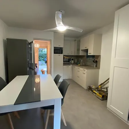 Daire Studio In Garden Level At 5 Min From The Beach
