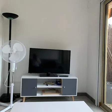 Studio In Garden Level At 5 Min From The Beach * Six-Fours-les-Plages