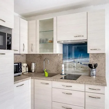 Daire Studio In Garden Level At 5 Min From The Beach *